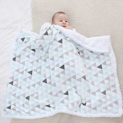 couverture bébé douce pour poussette sieste improvisé 