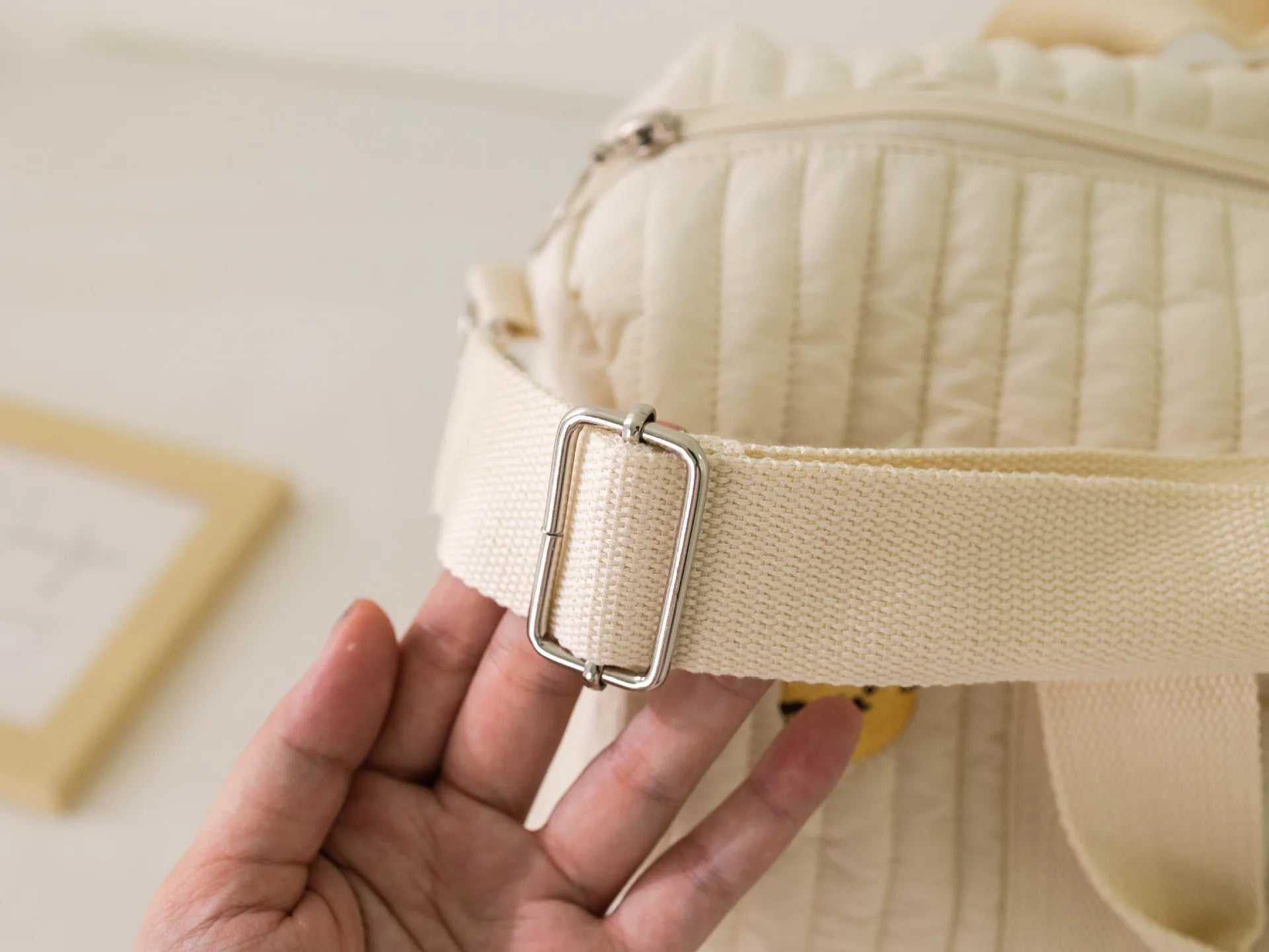 sac a langer bebe beige motif ours ceinture